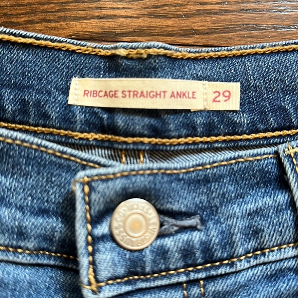 Levi's Women's Ribcage Straight Ankle Jeans Size 29 x 27 - Picture 7 of 8